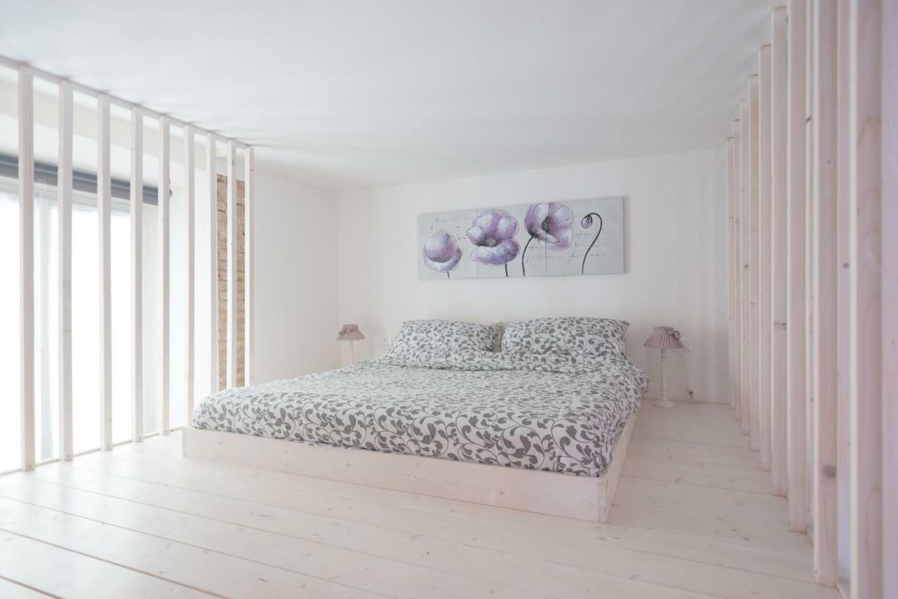 Апартаменты New Loft In The Heart Of Болонья Экстерьер фото